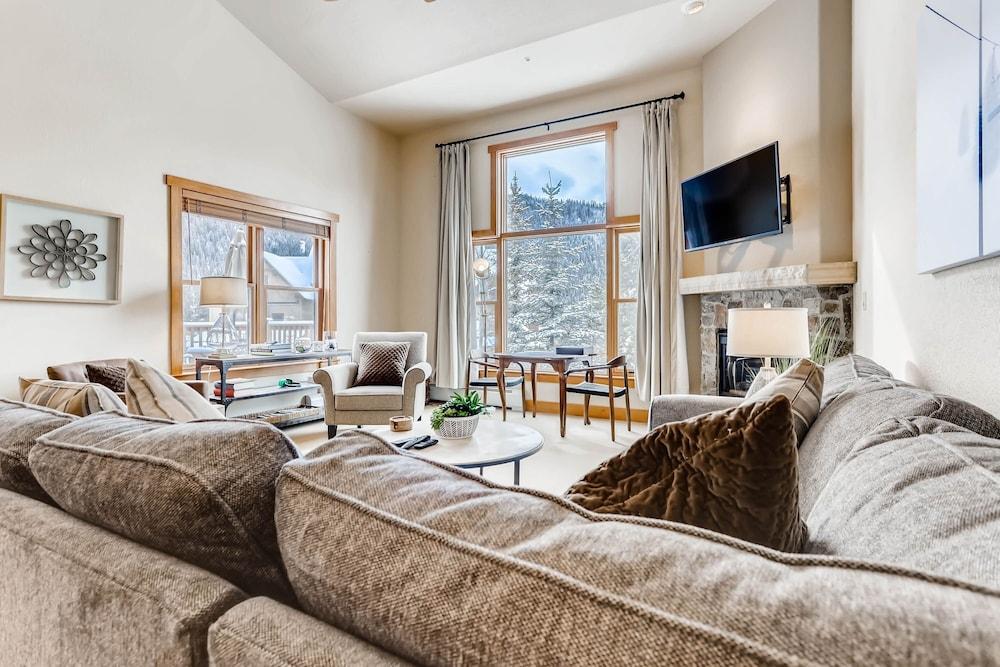 Newly Renovated, 4br Red Hawk Townhome 2338- Kids Ski Free 4 Bedroom Townhouse