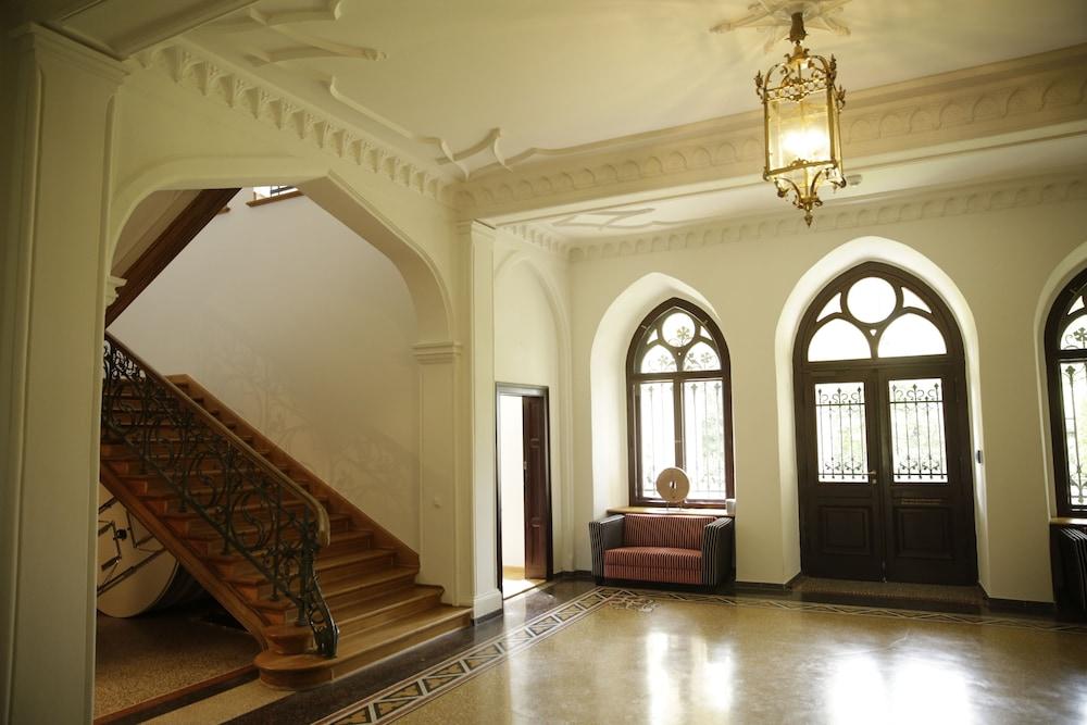 Hotel Schloss Reichenow Reception Hall