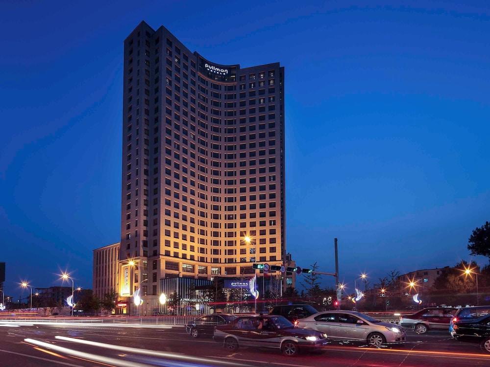 Pullman Anshan Time Square Exterior