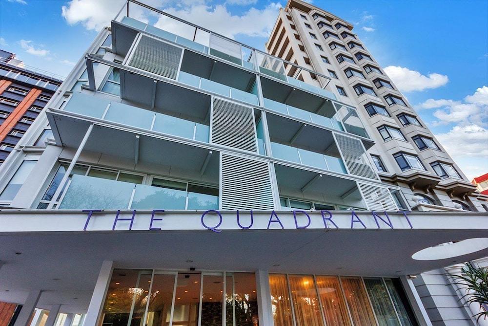 Quadrant 2 Bdr with Seaview & Parking Exterior