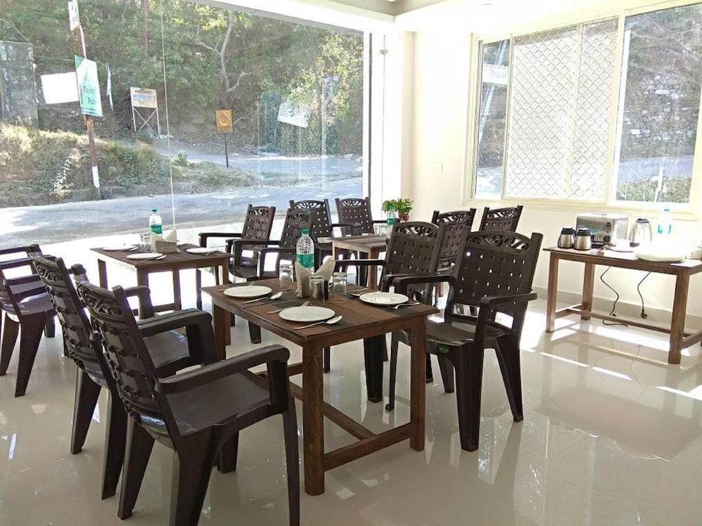 Hotel Sparrow Nest Restaurant