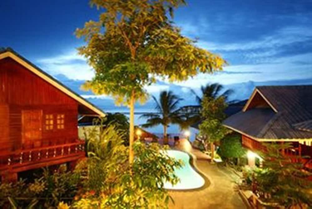 Tharathip Resort Interior
