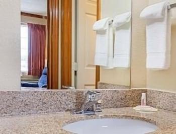 دايز إن باي ويندام أوبرن غرفة