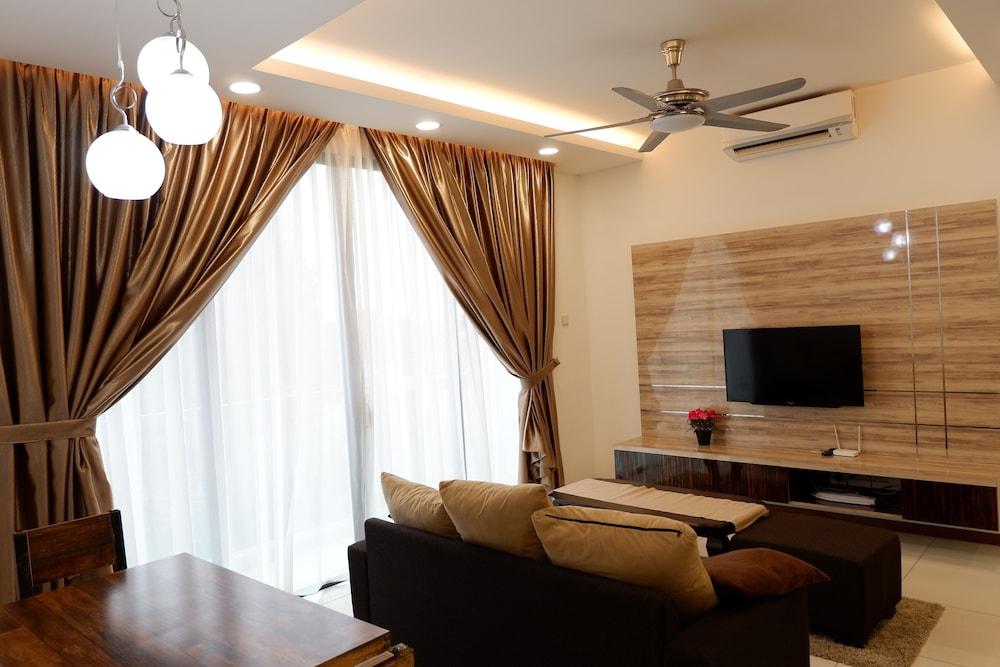 FlexiAsia BayuPuteri 3 bedrooms