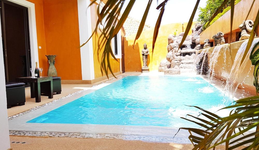 HIDELAND Luxury Pool Villa Pattaya Walking Street 5 Bedrooms