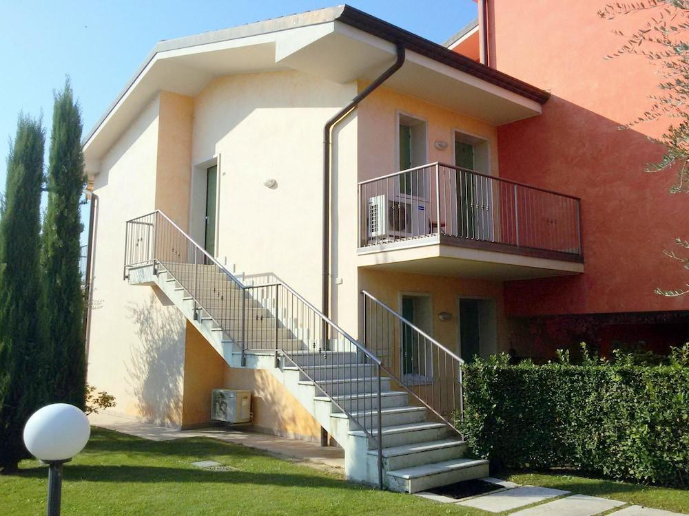 Beautiful Holiday Home in Colà With Swimming Pool Exterior