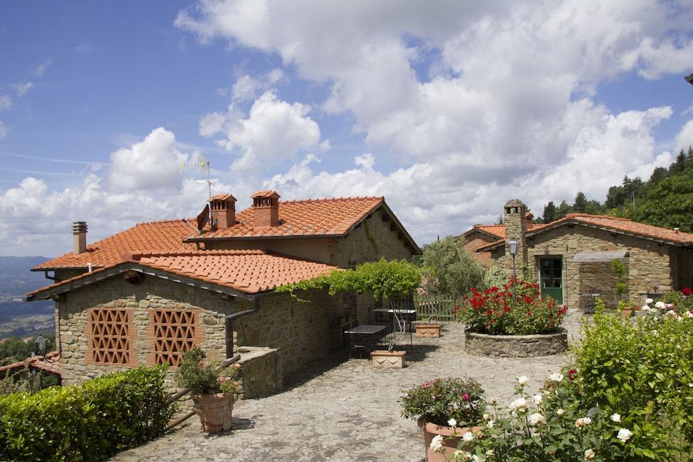 Borgo La Capraia Property Grounds