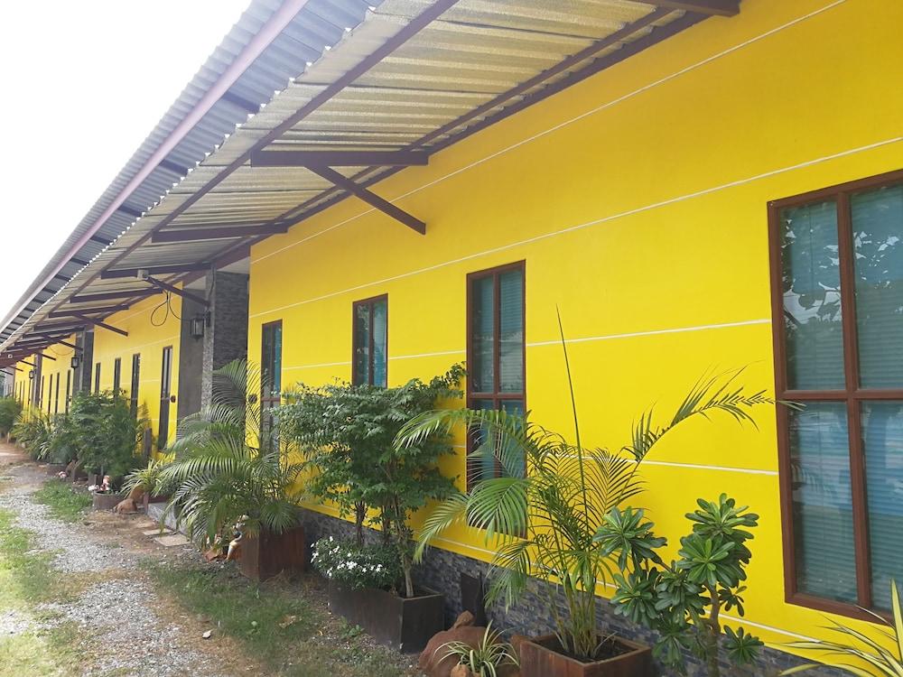 Baan Pak Parichat-Sarun Exterior