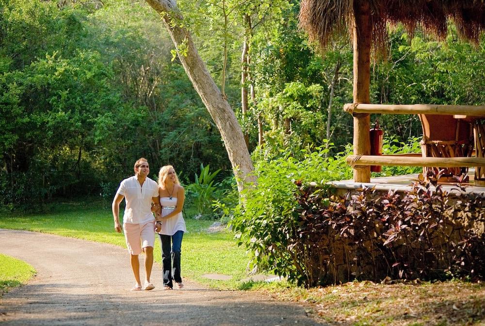 The Lodge at Chichen Itza Property Grounds