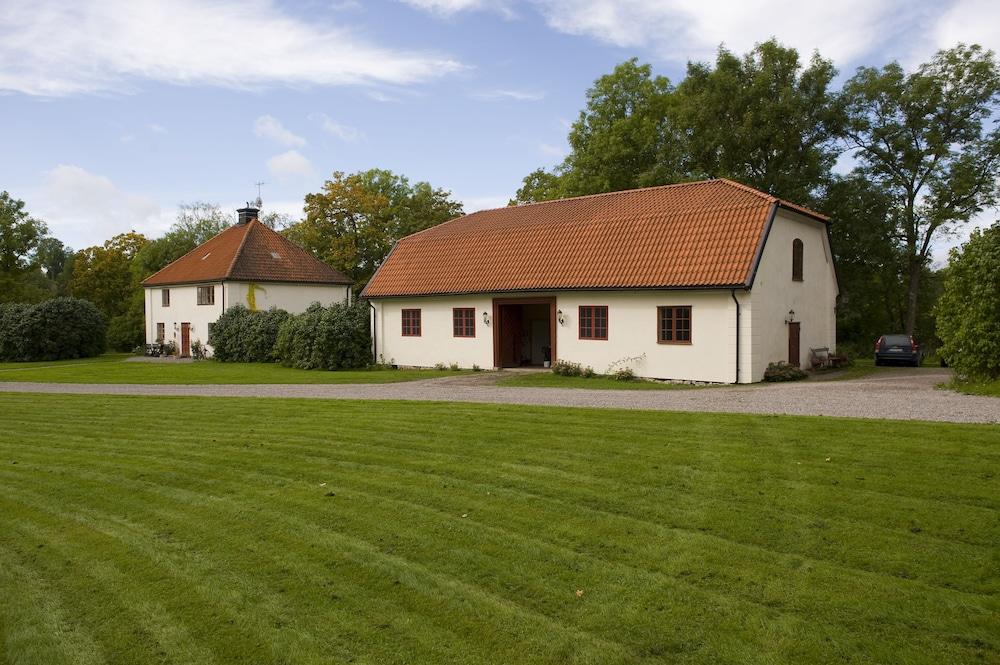 Husby Säteri Exterior