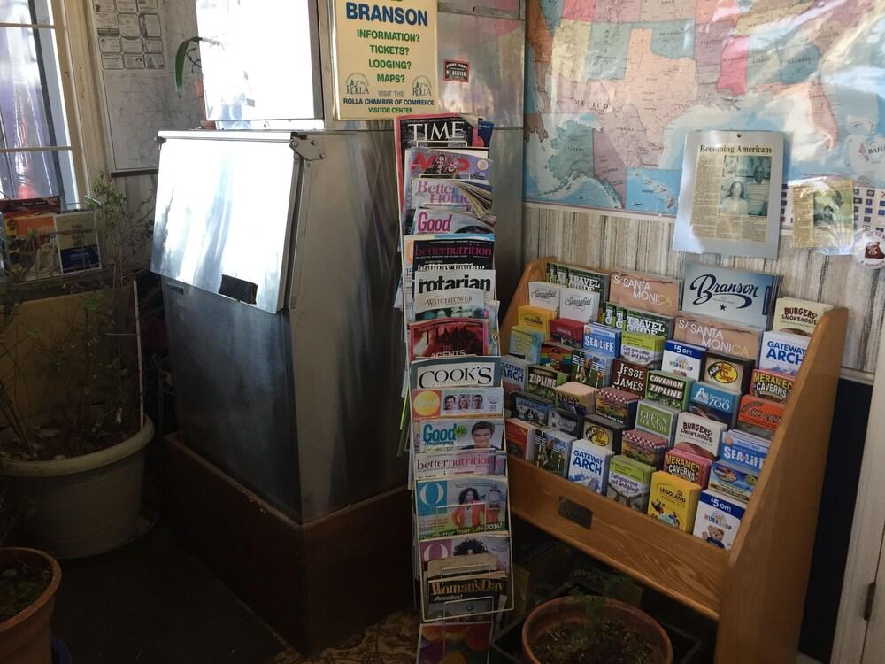 Rustic Motel Rolla Lobby