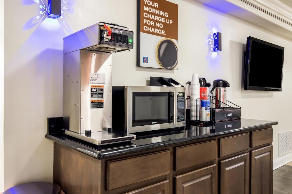 موتل 6 نورث ليتل روك، أركانساس - ماكاين