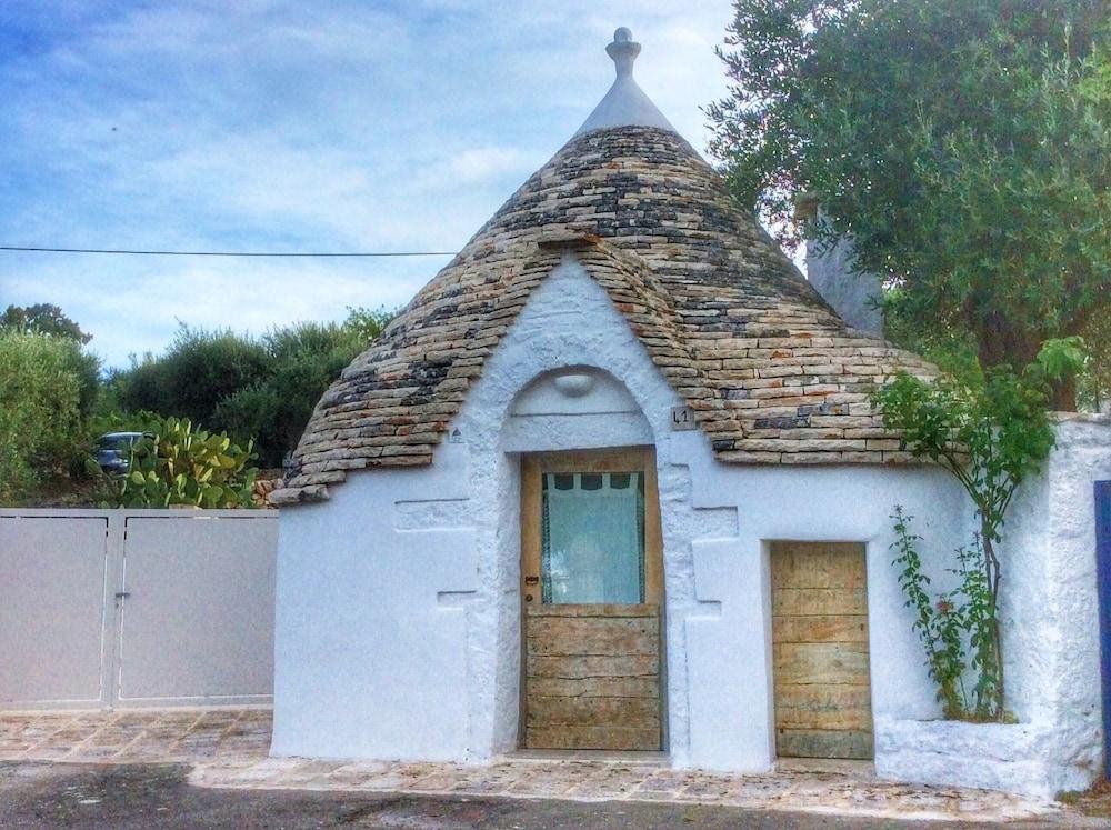 Trullidea Exterior