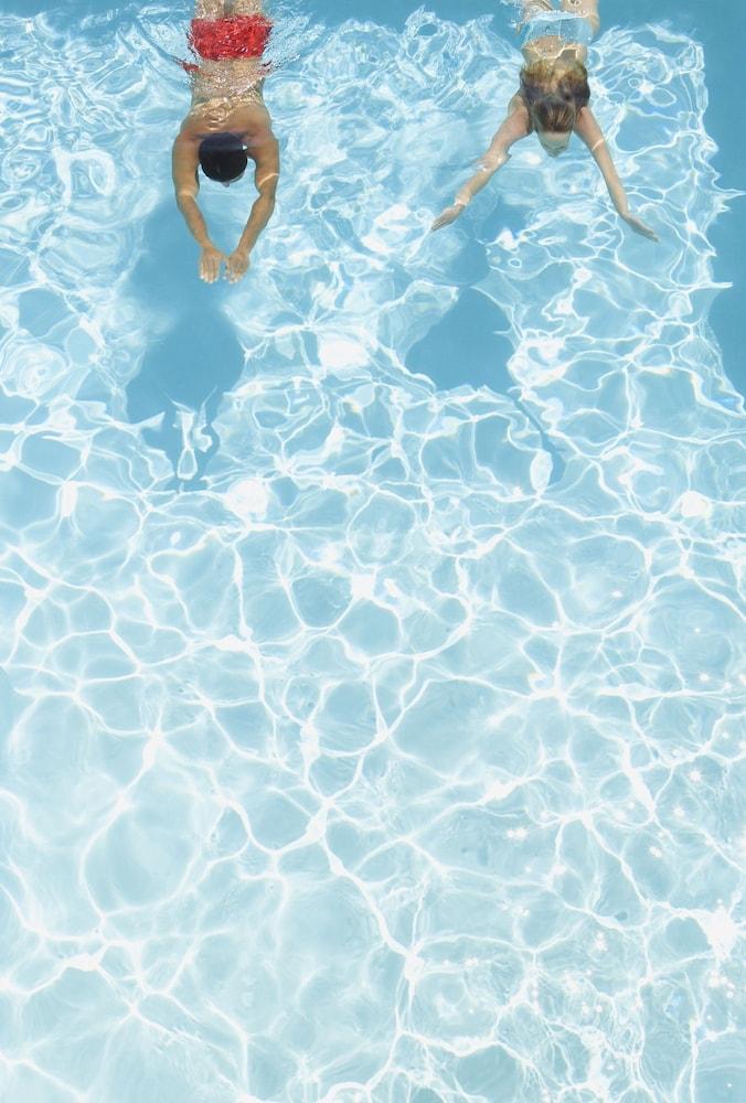 Sheraton North Houston at George Bush Intercontinental Outdoor Pool