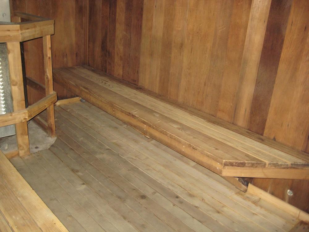 Chateau Sans Nom by Mammoth Reservation Bureau Sauna