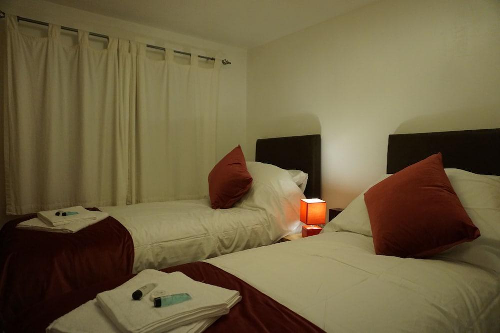 Cobolt Apartment Room