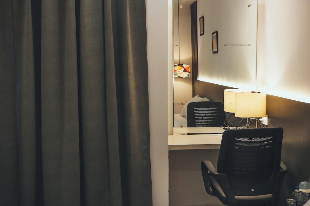 Hotel Madhushree Room