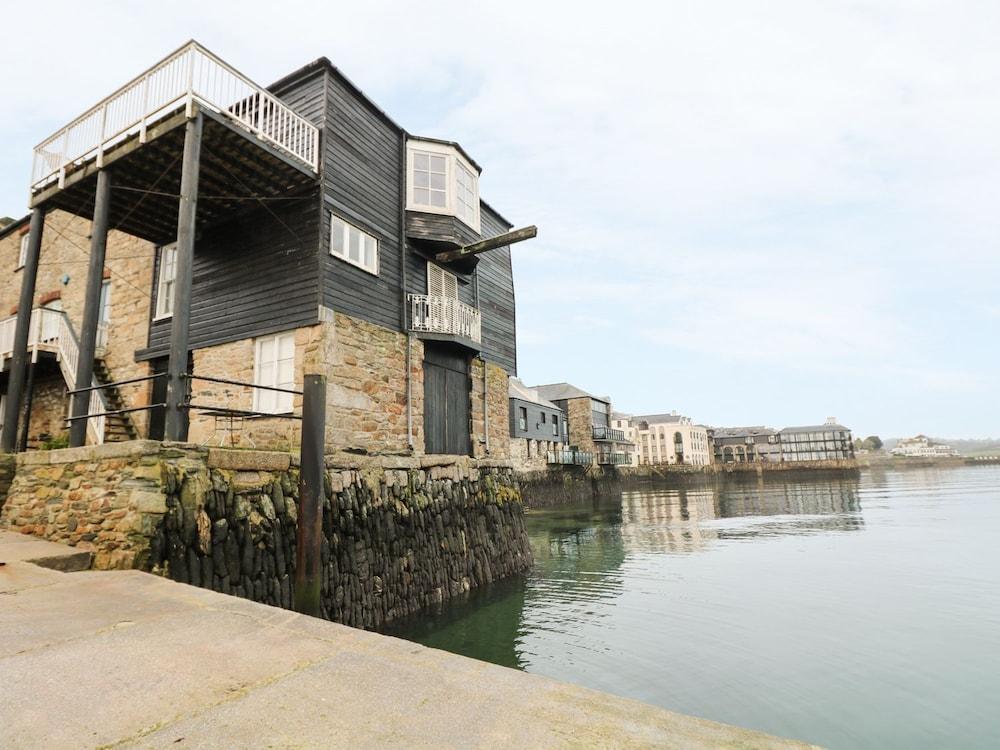 Quayside Property Grounds