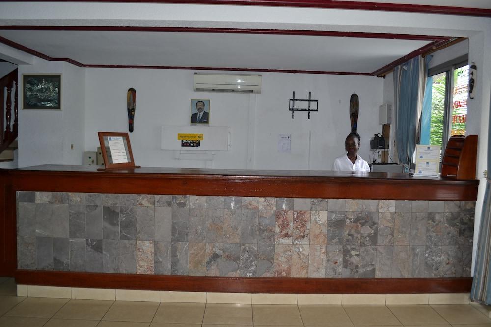 Hôtel Lumière D'Akwa Reception