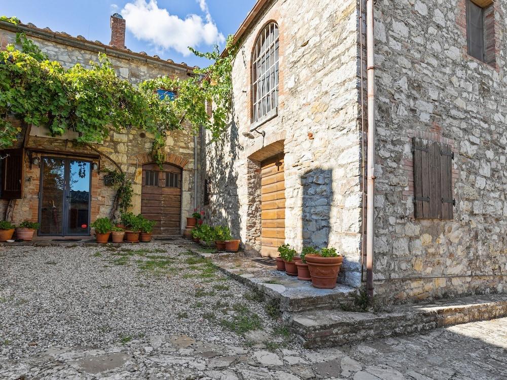 Nice Apartment in Castellina in Chianti With Stunning Views Exterior