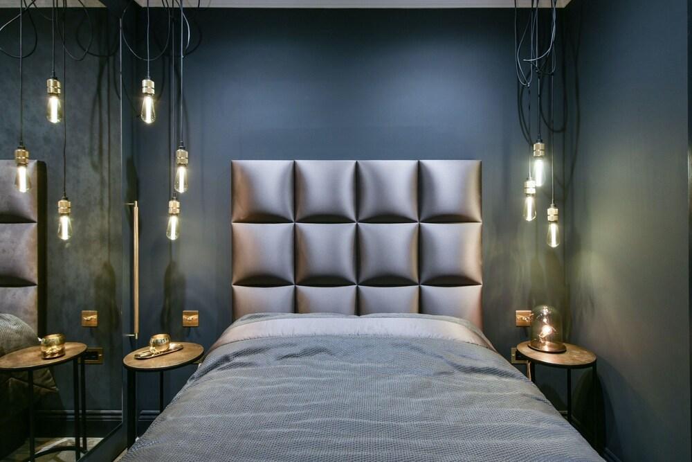 The London Agent Fulham Pied-a-Terre Room