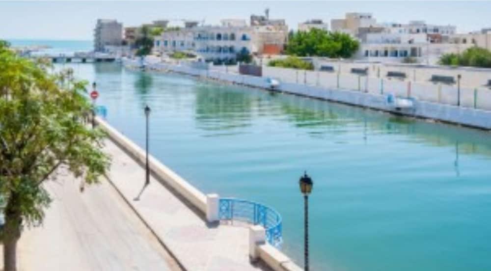 لا بيرل بلو الشاطئ