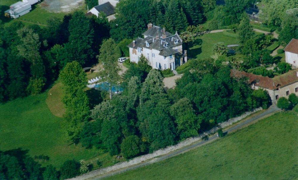 Le Pavillon de St. Agnan Aerial View