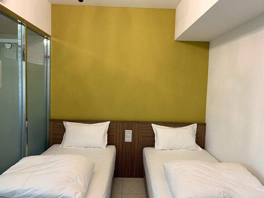 Spring Hall Room