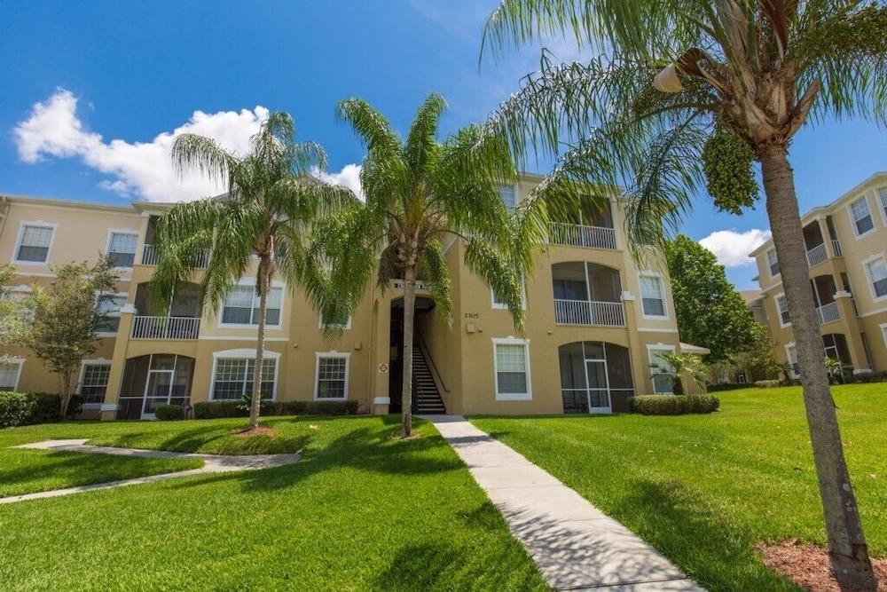Silver Palm View Exterior