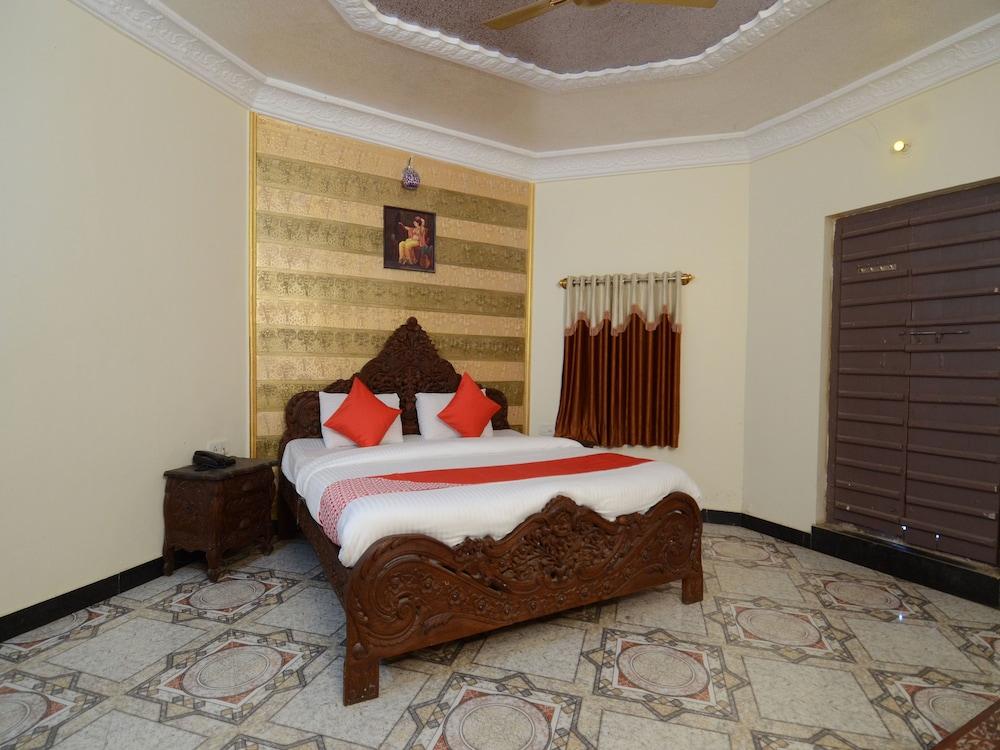OYO 17368 Ranibagh Palace