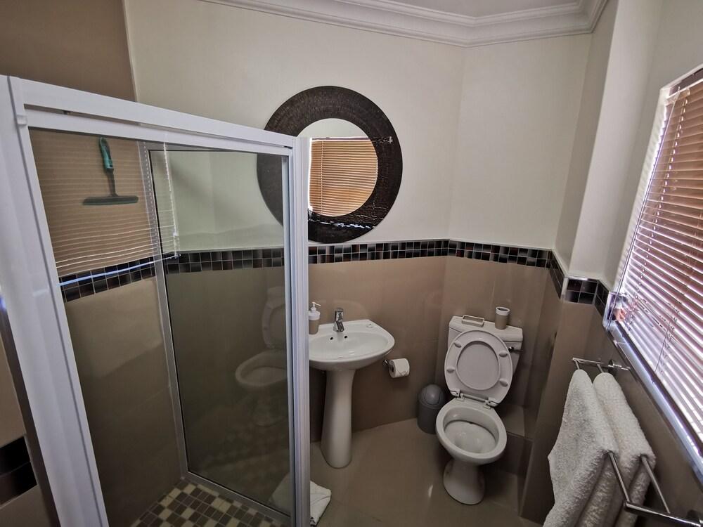 The Sands B32 Bathroom