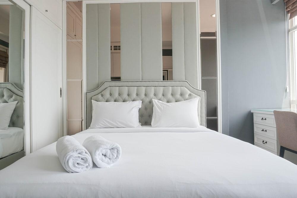 Comfy and Wonderful Studio Menteng Park Apartment Featured Image