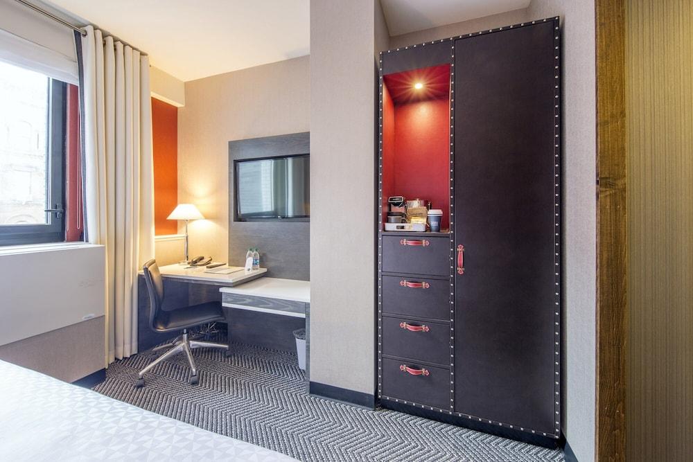 Four Points By Sheraton Manhattan Midtown West Room