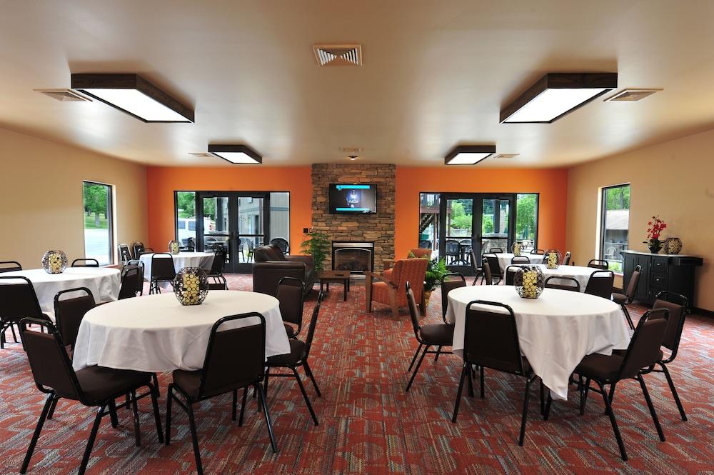 Sunset Bay Resort Interior