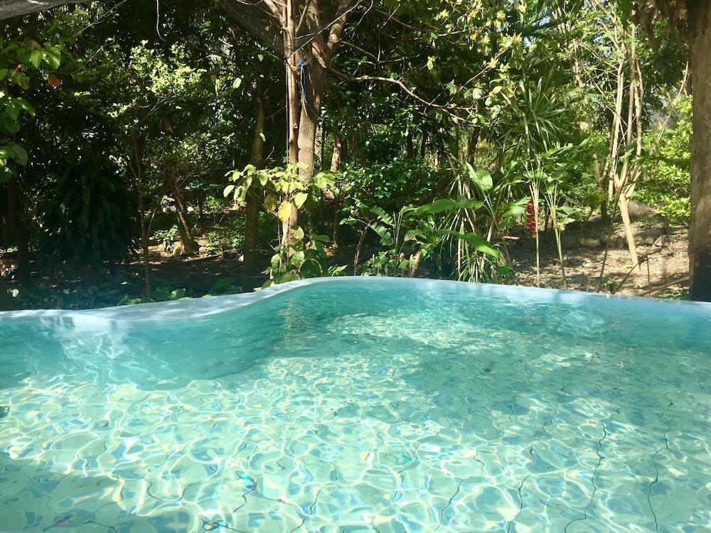Fil Dane Inn Outdoor Pool