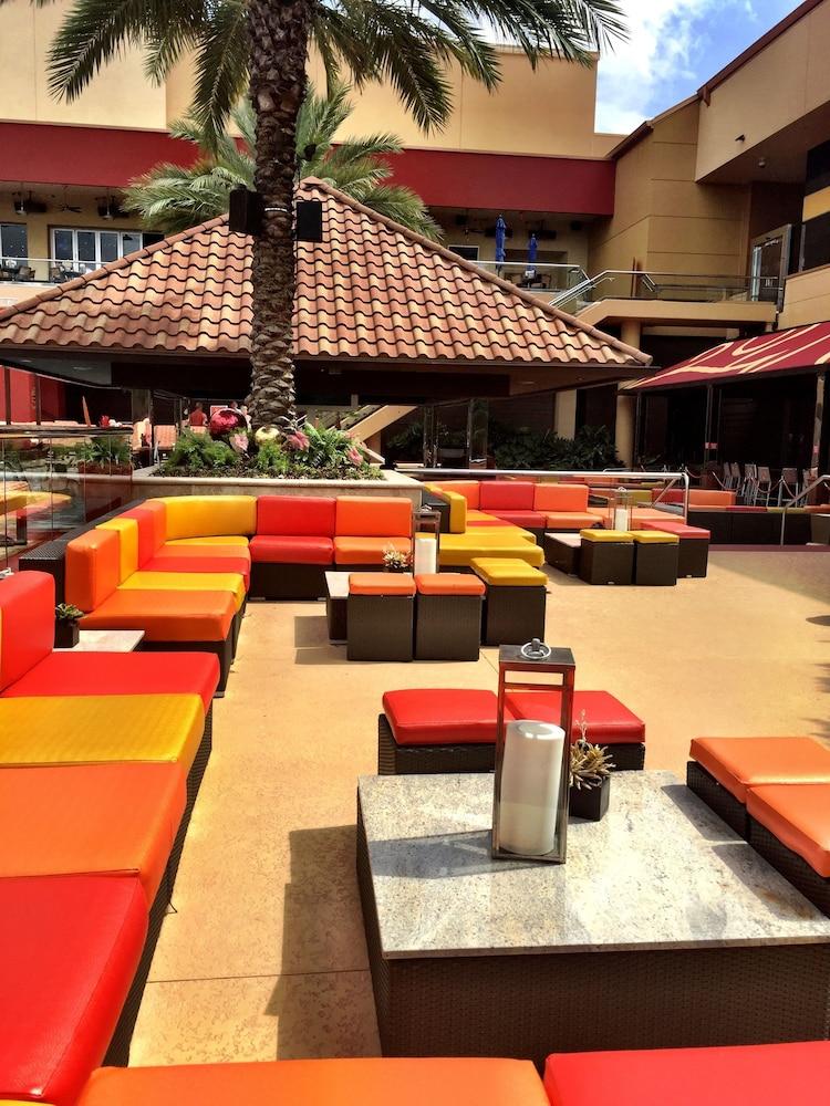 Golden Nugget Biloxi Exterior