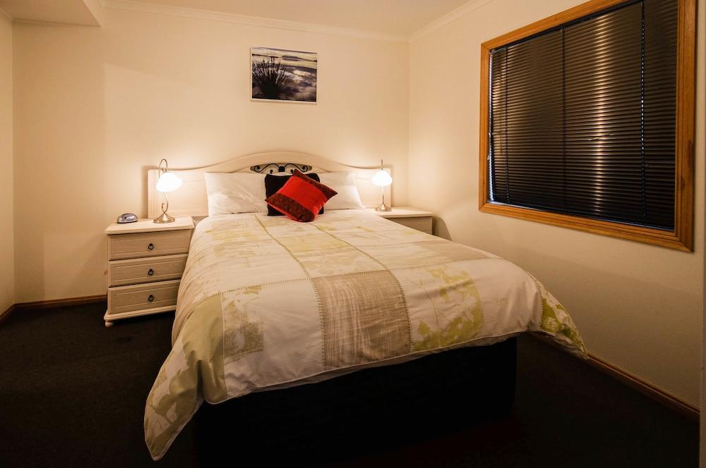 Maria Views Bed & Breakfast Guestroom