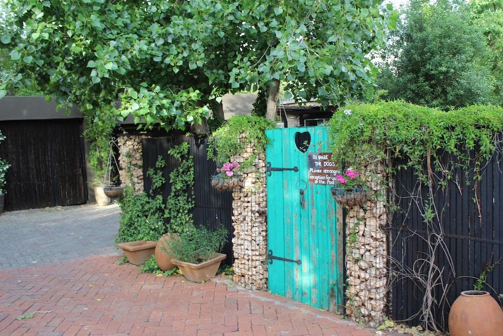 كوتونوود جيستهاوس