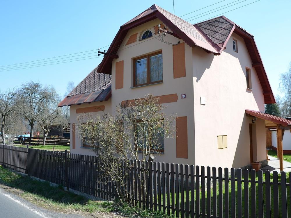 Beautiful, Detached Holiday Home With Terrace in the Quiet Place