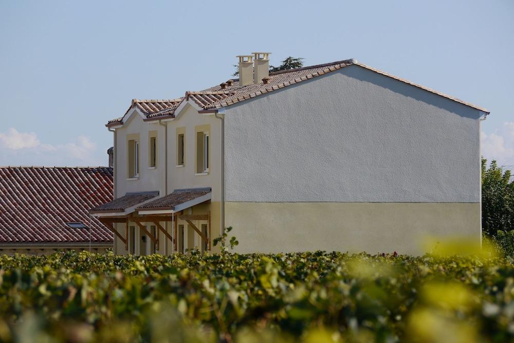 Les Grands Vignobles Exterior