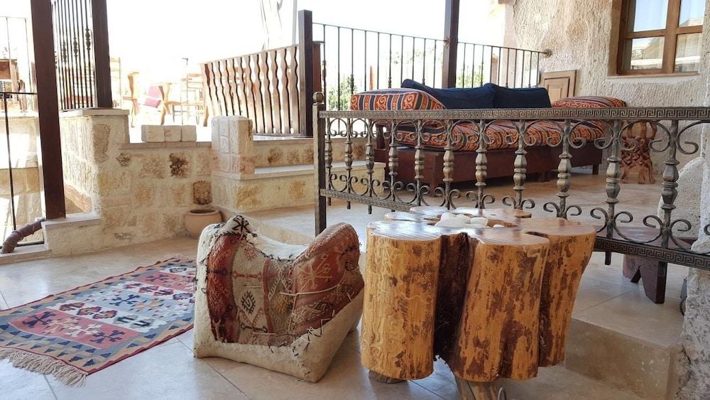 Oread Cave Suites Interior
