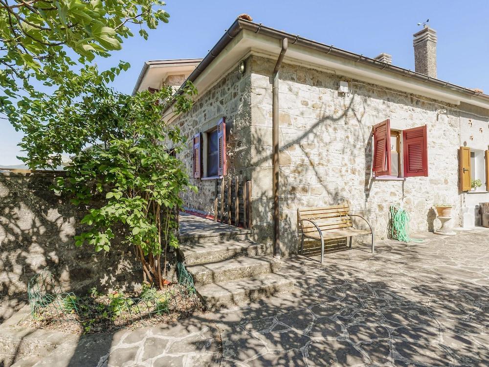 Lovely Holiday Home in Varese Ligure With Garden