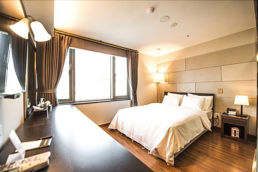 JS Hotel Featured Image