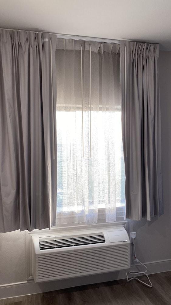 Clarion Pointe Port Arthur-Beaumont South Room