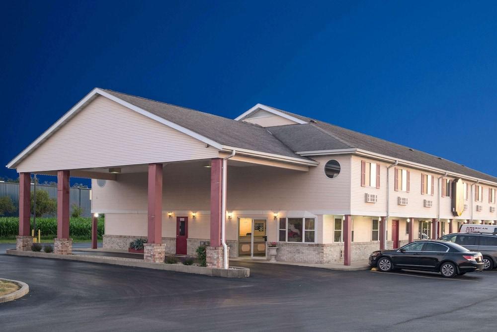 Super 8 by Wyndham Wapakoneta Exterior