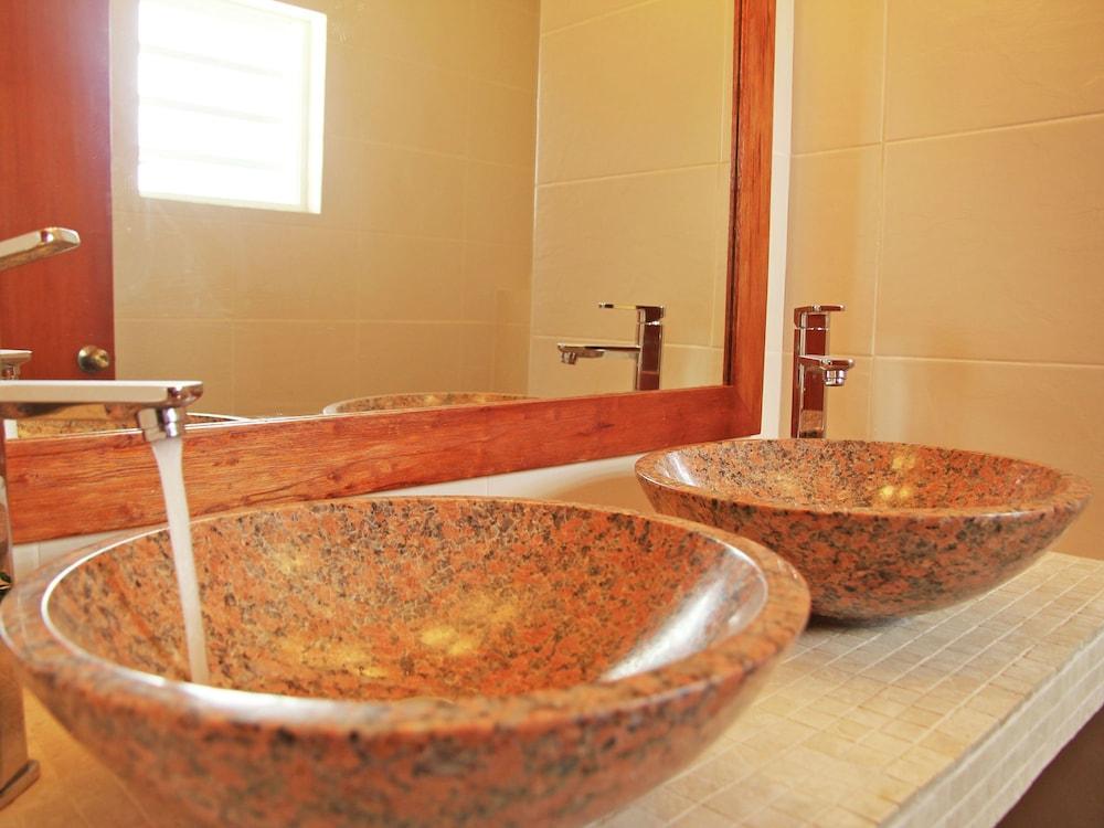 Modern Villa With Swimming Pool in Willemstad Bathroom