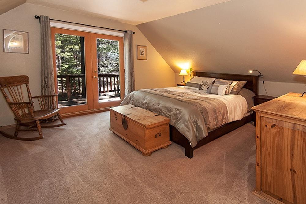 Oslo's Hideaway by Tahoe Mountain Properties Room