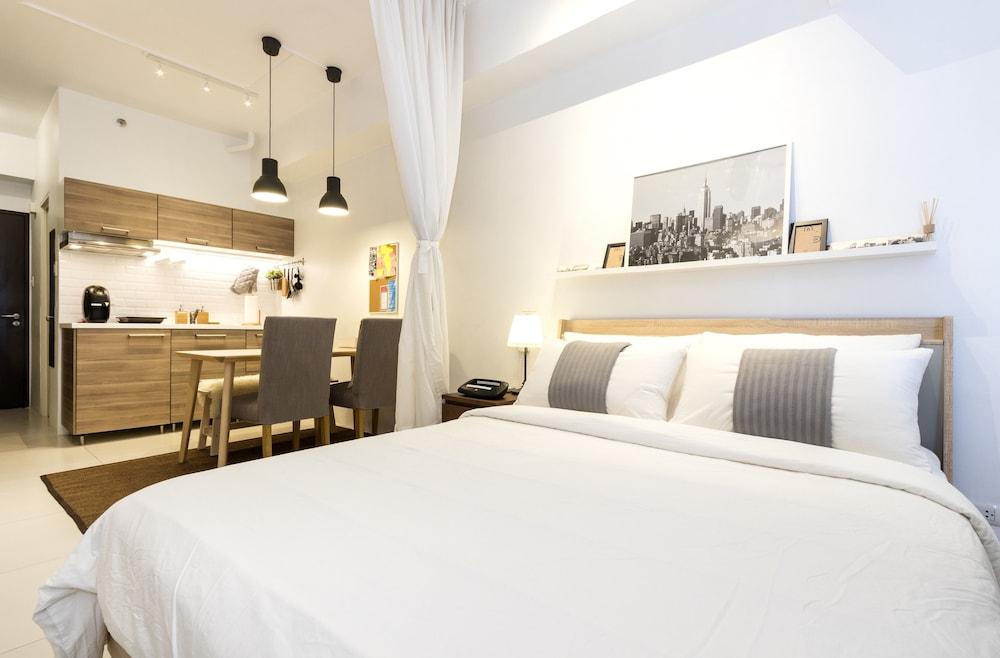 Scandinavian Studio at The Pearl Place Featured Image