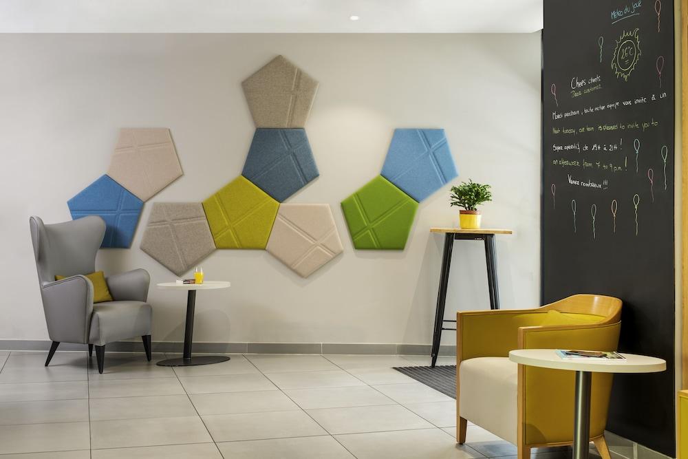 أبارت هوتل أداجيو آسيس كولومب لا ديفينس منطقة الجلوس في الردهة