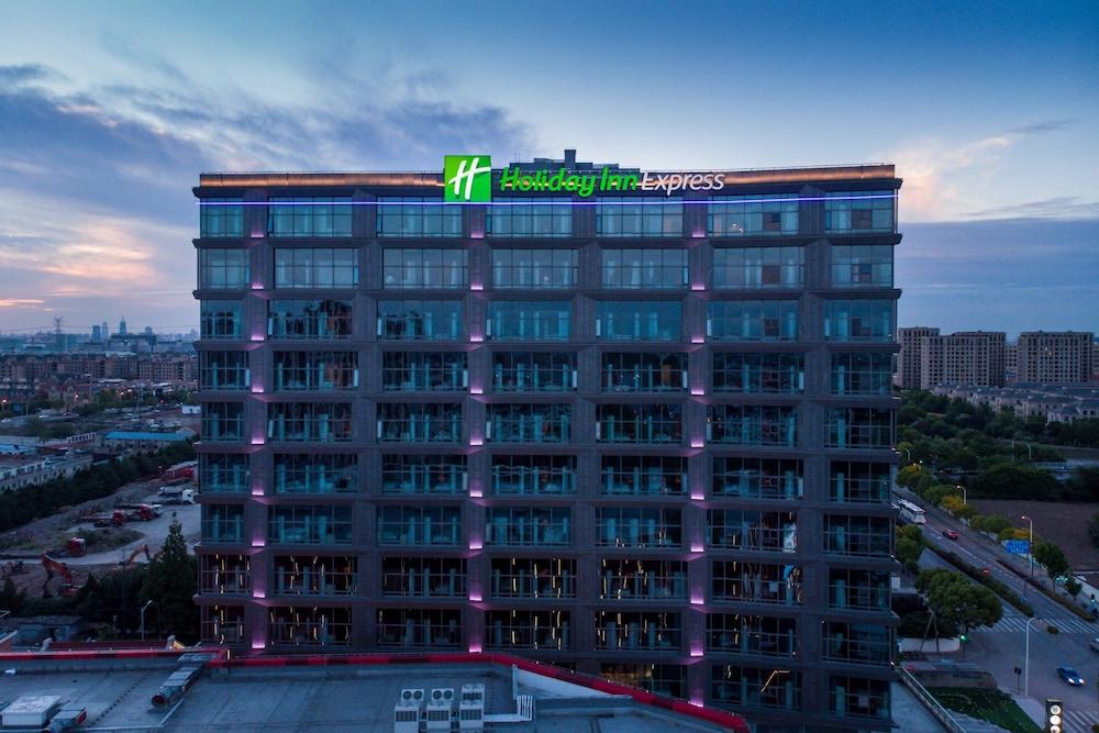 Holiday Inn Express Shanghai Tangzhen by IHG Exterior